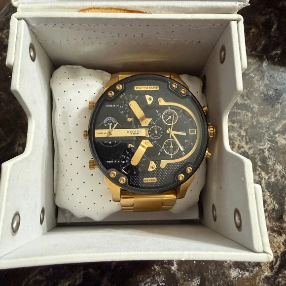 Diesel Gold and Black Multi-Dial Men's Watch - Picture 1 of 13